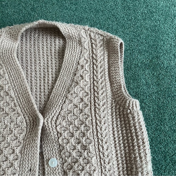 Chunky Knit Vest - Picture 3 of 3